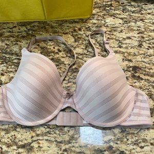 Pink maidenform bra